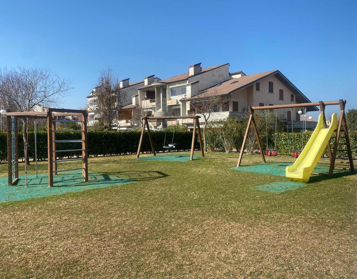 Apartment With Garden And Grill - Green Residence Sirmione Desenzano del Garda Exterior photo